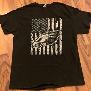 Eagles ( non NFL ) stand for the national anthem shirt ; men’s Large